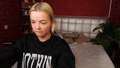 Lilie online show from 02-09-25, 02:18