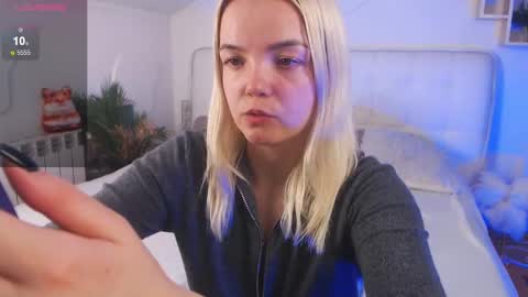 Lilie online show from 02-25-25, 03:49