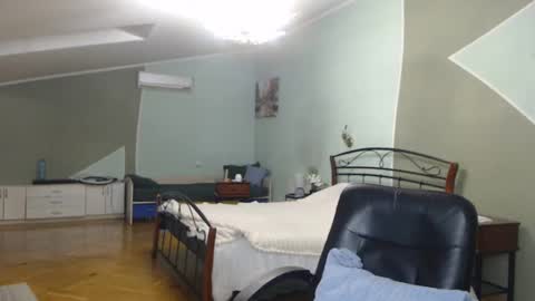 Lilie online show from 03-08-25, 08:25