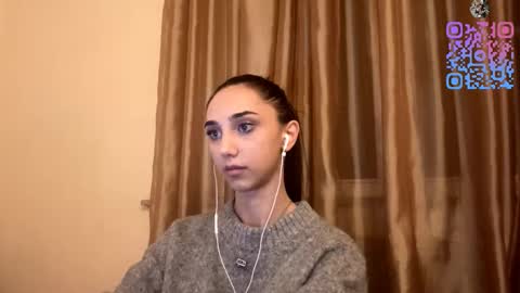 Snapshot of lilihalvorsen chatting on 10-14-25, 10:32 Lina online show from 10-14-25, 10:32