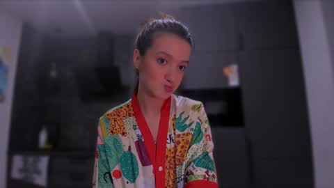             ...  online show from 01-02-25, 01:51