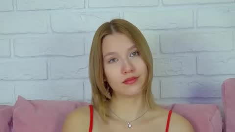 LiliLinn online show from 09-23-25, 04:26