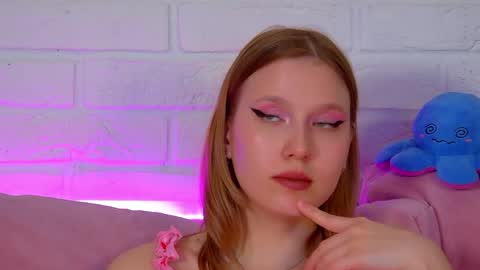 LiliLinn online show from 05-16-26, 10:36