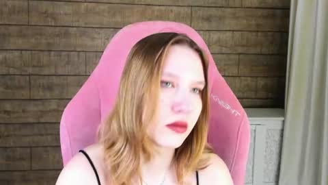 LiliLinn online show from 06-26-26, 04:28