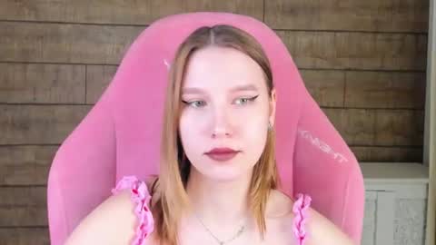 LiliLinn online show from 06-29-26, 10:15