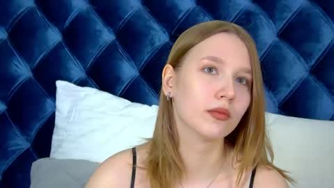 LiliLinn online show from 07-15-26, 10:20