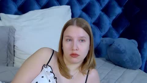 LiliLinn online show from 07-17-26, 04:41