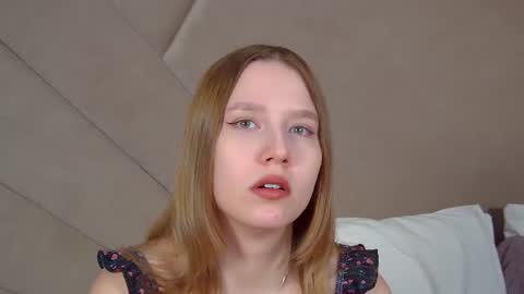 LiliLinn online show from 07-18-26, 04:49