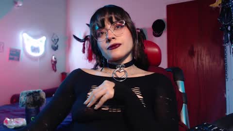 Snapshot of lililiu chatting on 01-28-25, 02:00 Molly online show from 01-28-25, 02:00