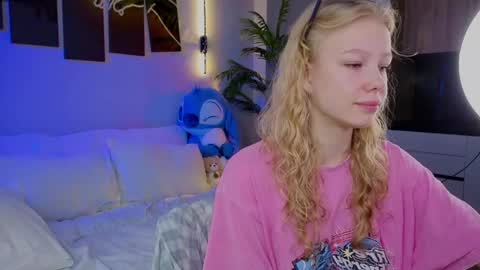 lililok101 online show from 04-24-26, 02:03