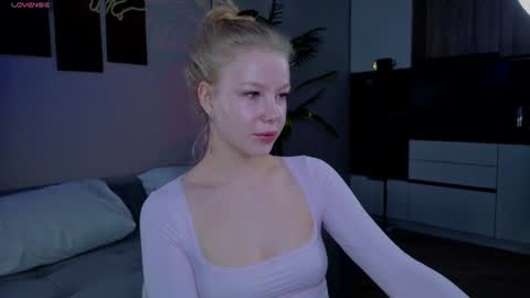 lililok101 online show from 06-18-26, 04:02