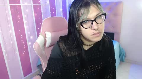 lilith  online show from 05-25-26, 02:23