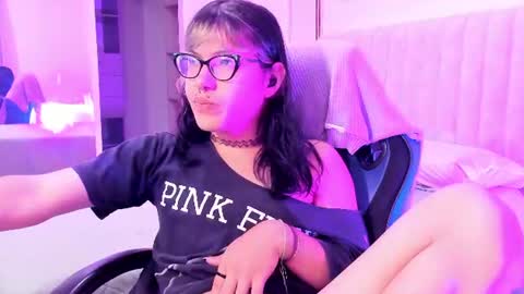 Snapshot of lilith_ayanami chatting on 06-15-26, 02:08 lilith online show from 06-15-26, 02:08