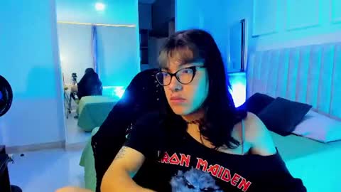 Snapshot of lilith_ayanami chatting on 06-25-26, 11:59 lilith online show from 06-25-26, 11:59
