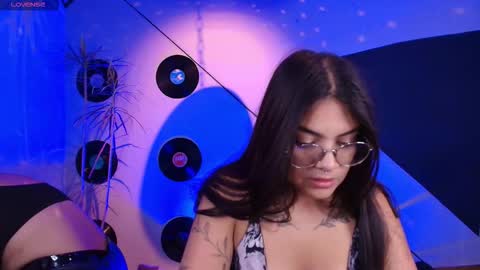 Snapshot of lilith_black_1 chatting on 11-14-25, 11:31 Lilith and Khloe online show from 11-14-25, 11:31