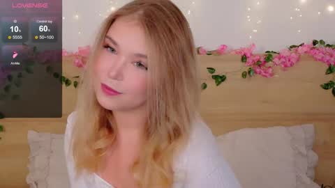Snapshot of lilith_bonheur chatting on 10-23-25, 08:29 Lilith Bonheur online show from 10-23-25, 08:29