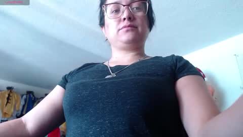 Laura lopez online show from 12-06-24, 04:38