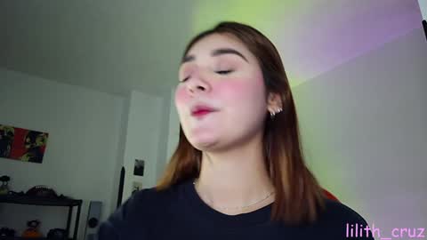 Snapshot of lilith_cruzz chatting on 12-21-24, 10:30 Lilith online show from 12-21-24, 10:30