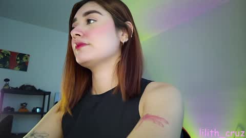 Snapshot of lilith_cruzz chatting on 12-23-24, 09:51 Lilith online show from 12-23-24, 09:51