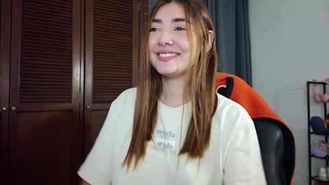 Snapshot of lilith_cruzz chatting on 10-24-25, 04:31 Lilith online show from 10-24-25, 04:31