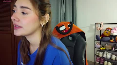 Snapshot of lilith_cruzz chatting on 10-31-25, 04:57 Lilith online show from 10-31-25, 04:57