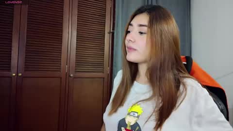 Snapshot of lilith_cruzz chatting on 11-04-25, 03:49 Lilith online show from 11-04-25, 03:49