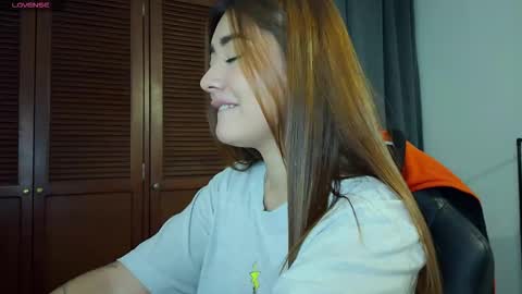 Snapshot of lilith_cruzz chatting on 11-30-25, 03:21 Lilith online show from 11-30-25, 03:21