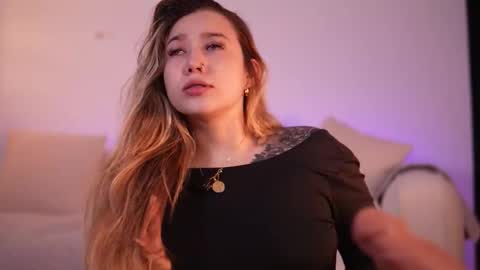 Lilith Gray online show from 12-17-25, 04:18