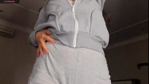 Snapshot of lilith_lutherlow chatting on 01-19-25, 06:21 lilith online show from 01-19-25, 06:21