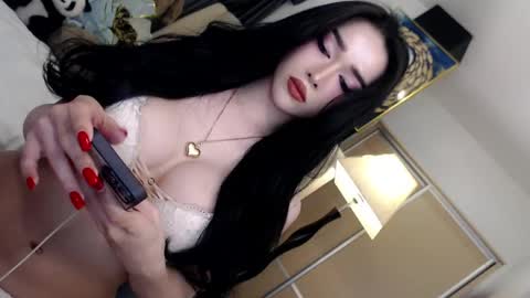 Snapshot of lilith_mazikeen69 chatting on 05-18-26, 06:14 QUEEN LILITH BORBON online show from 05-18-26, 06:14