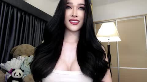Snapshot of lilith_mazikeen69 chatting on 05-27-26, 06:49 QUEEN LILITH BORBON online show from 05-27-26, 06:49