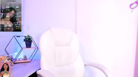 Snapshot of lilith_petit_ chatting on 01-10-26, 12:51 Lili petit online show from 01-10-26, 12:51