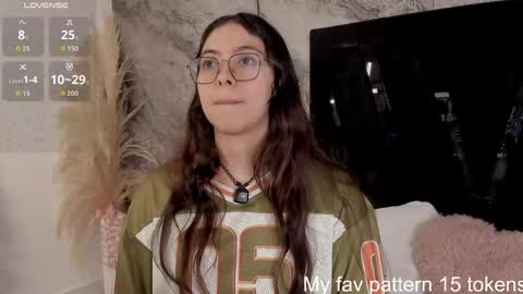 lilith_rosse6 online show from 04-21-26, 03:39