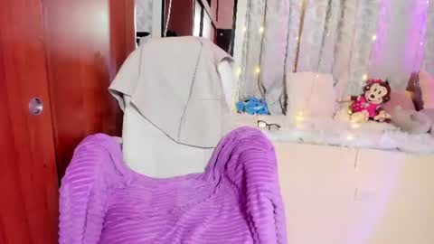 Snapshot of lilith_salvatoree chatting on 06-18-26, 01:28 Lilith Salvatore online show from 06-18-26, 01:28