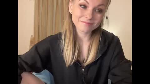 lilithnewdawn online show from 02-12-26, 05:41