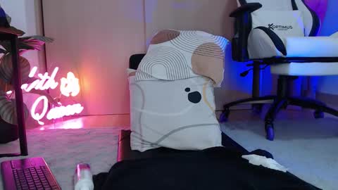 Snapshot of lilithqueen1 chatting on 09-23-25, 01:30 La pelirroja online show from 09-23-25, 01:30