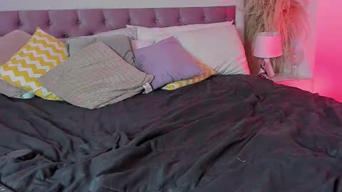 Snapshot of lilitth_isadore chatting on 10-14-25, 07:58 Lily online show from 10-14-25, 07:58