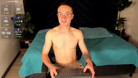 Snapshot of liljames_ chatting on 11-12-25, 08:19 Lil James online show from 11-12-25, 08:19