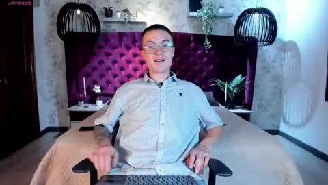 Snapshot of liljames_ chatting on 11-22-25, 06:07 Lil James online show from 11-22-25, 06:07