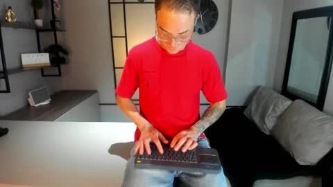 Snapshot of liljames_ chatting on 12-04-25, 07:55 Lil James online show from 12-04-25, 07:55