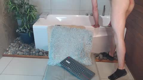 Snapshot of liljames_ chatting on 12-13-25, 09:53 Lil James online show from 12-13-25, 09:53