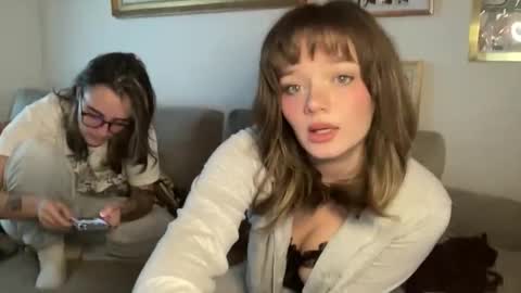 Snapshot of lill_daddysgirl chatting on 01-11-26, 05:40 lilldaddysgirl online show from 01-11-26, 05:40