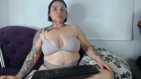 Snapshot of lillebbw_sweet chatting on 09-22-25, 10:23 lille online show from 09-22-25, 10:23