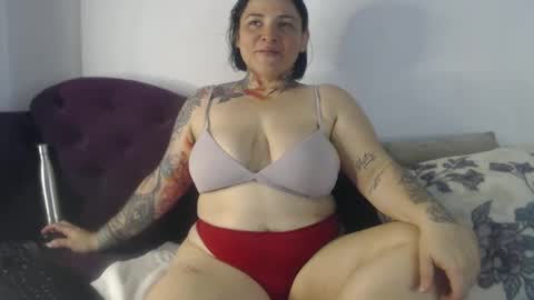 Snapshot of lillebbw_sweet chatting on 10-10-25, 08:08 lille online show from 10-10-25, 08:08