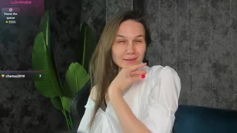 lillian_white1 online show from 03-28-26, 01:16