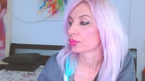 Lara online show from 02-13-25, 12:24