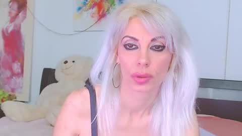 Snapshot of lillianasara chatting on 05-04-26, 09:22 Lara online show from 05-04-26, 09:22