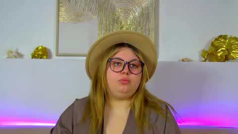 LillianHaig online show from 02-23-26, 06:49