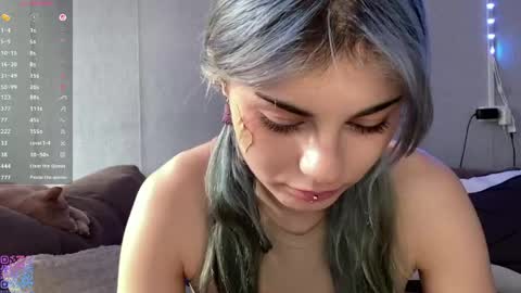 Amelia online show from 05-28-26, 01:19