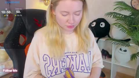 lillie_berry online show from 11-23-25, 05:46